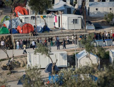 Η Telegraph «κατακεραυνώνει» την κατάσταση στη Μόρια